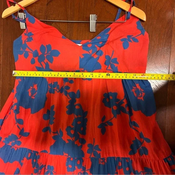 Velvet By Graham & Spencer Colette
Printed Maxi Dress In Blue Red Floral size M - Picture 5 of 10